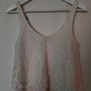 American Eagle Outfitters Cream Cropped Lace Tank Top